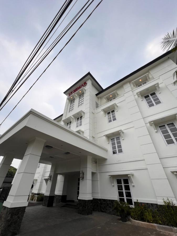 Le Semar Hotel Karawaci Dahung Luaran gambar